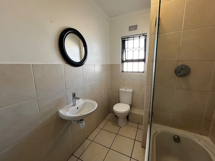 2 Bedroom Property for Sale in Grassy Park Western Cape